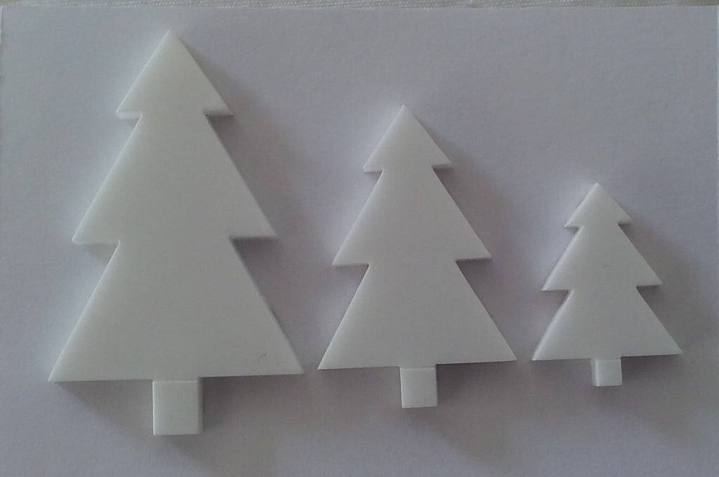 Corbett Creations (3) acrylic Christmas trees approx. 4cmx2cm - 2cmx1.5cm